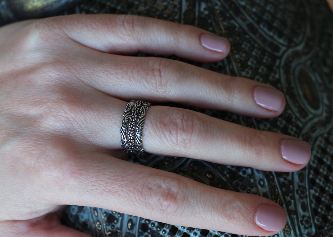 טבעת כסף סגנון אינדונזי מעוטרת