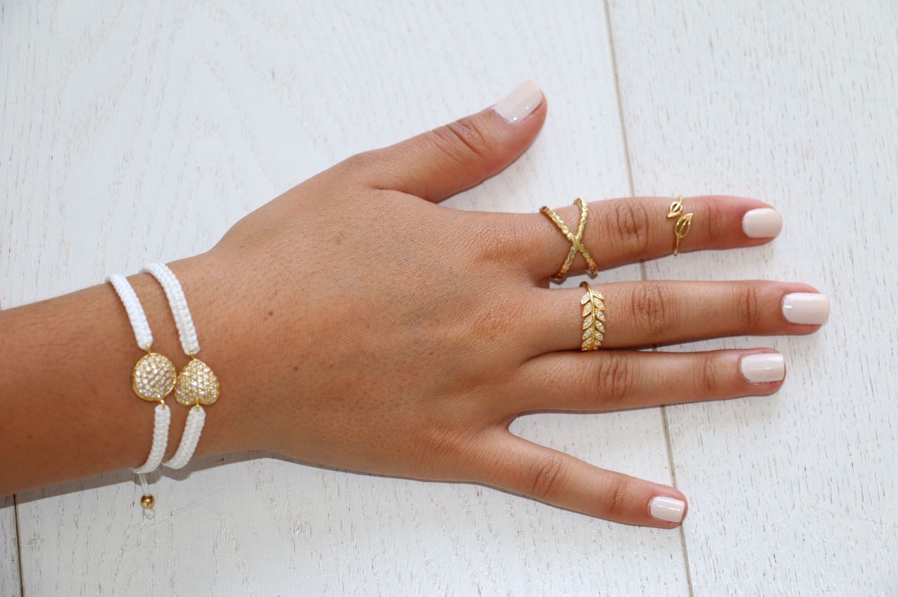 טבעת מכסף וציפוי זהב - עלים משובצים קריסטלים לבנים