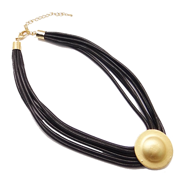 שרשרת חוטים שחורים - עיגול מוזהב