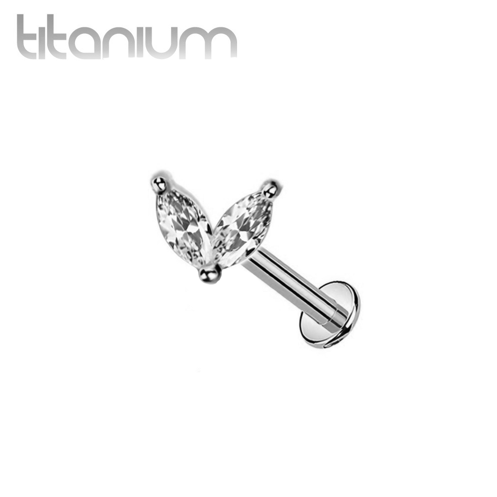 עגיל הליקס / טראגוס / קונץ' / פלאט מטיטניום - 2 מרקיזים לבנים קטנטנים