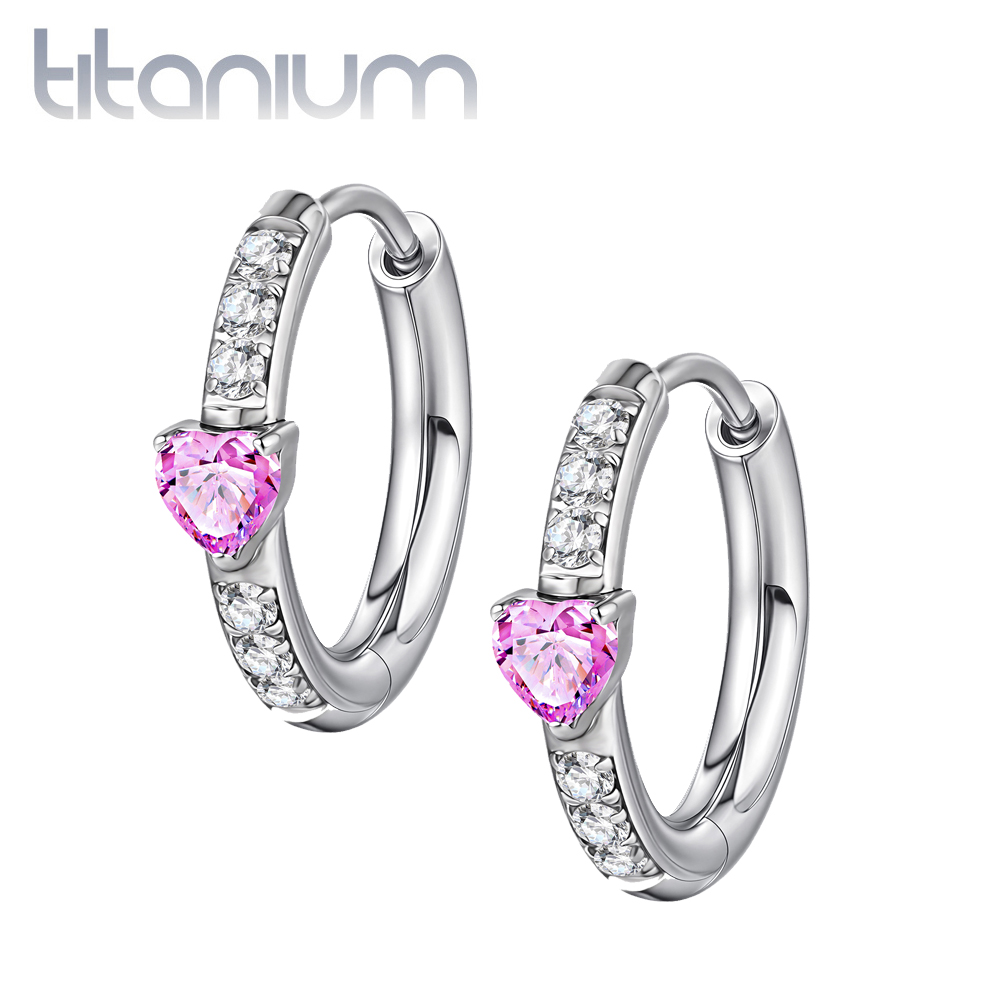 זוג עגילי חישוק האגיס מטיטניום 10 מ"מ זירקוניה לב ורודה וקריסטלים לבנים