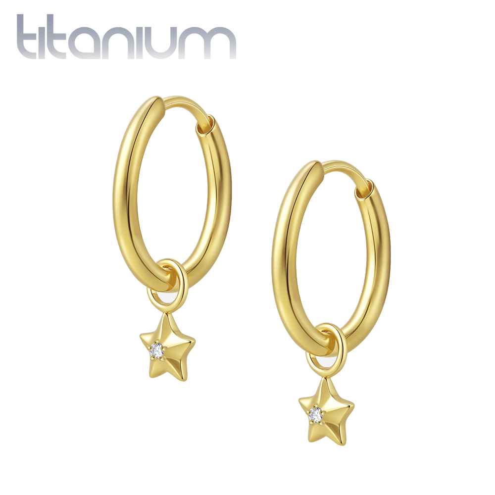 זוג עגילי חישוק האגיס מטיטניום וציפוי זהב 10 מ"מ כוכב נתלה וקריסטל לבן