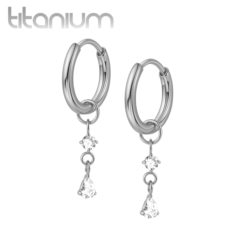 זוג עגילי חישוק האגיס מטיטניום 8 מ"מ זירקונים טיפה ועיגול לבנים