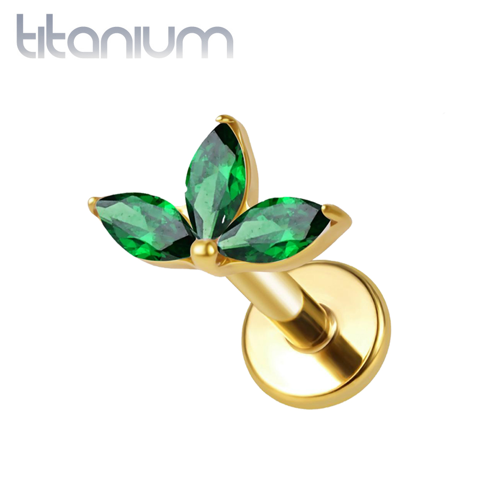 עגיל הליקס / טראגוס / קונץ' / פלאט מטיטניום וציפוי זהב - לוטוס עם מרקיזים ירוקים