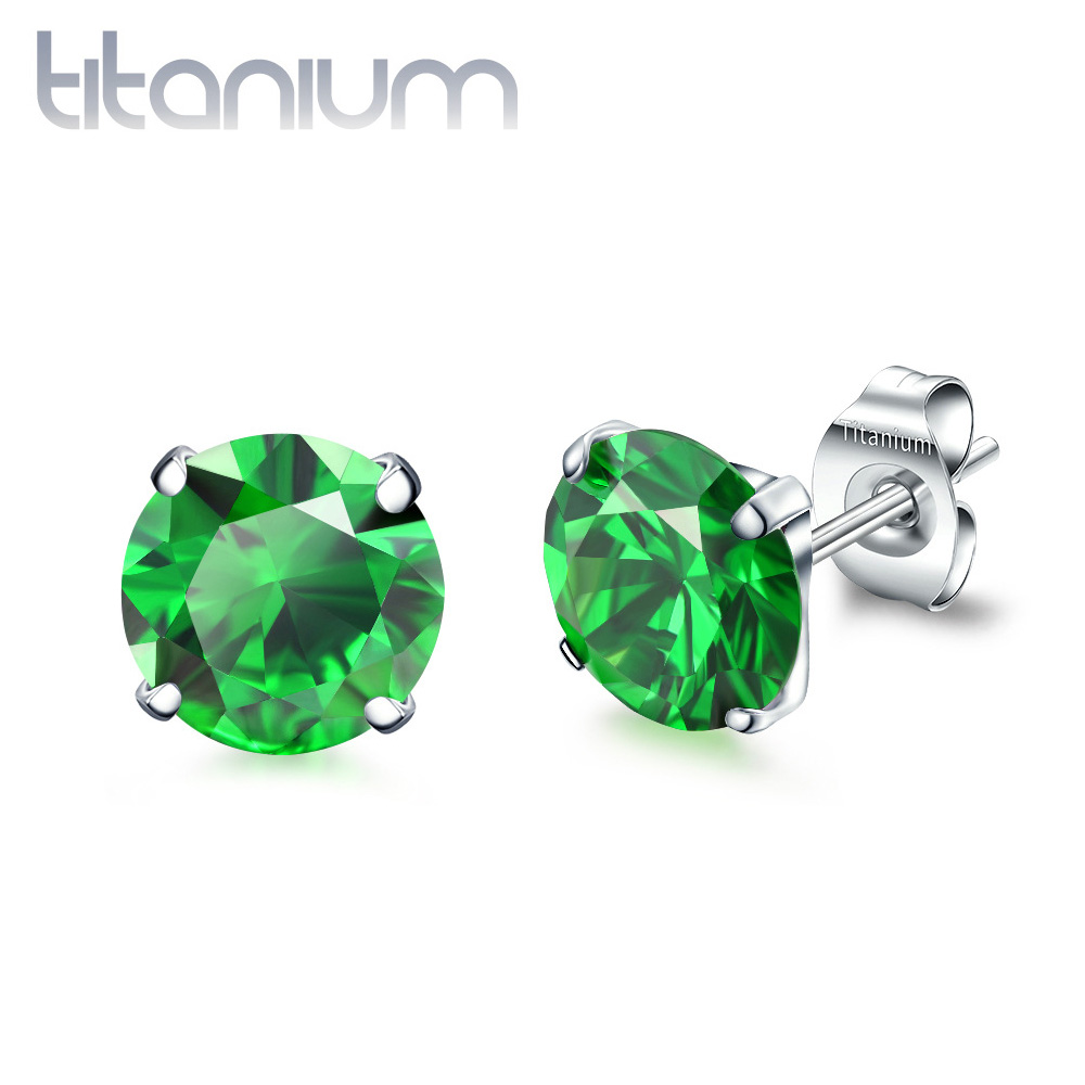 עגילי סטד מטיטניום - קריסטלים ירוקים 6 ממ