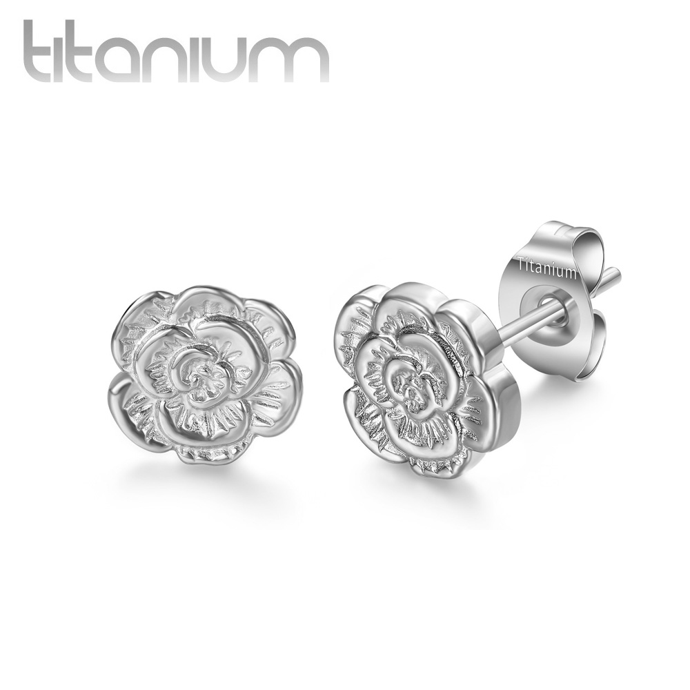 זוג עגילי סטד מטיטניום - שושנה