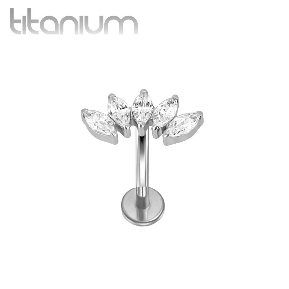 עגיל פירסינג בטבור מטיטניום - קשת של זרקונים לבנים