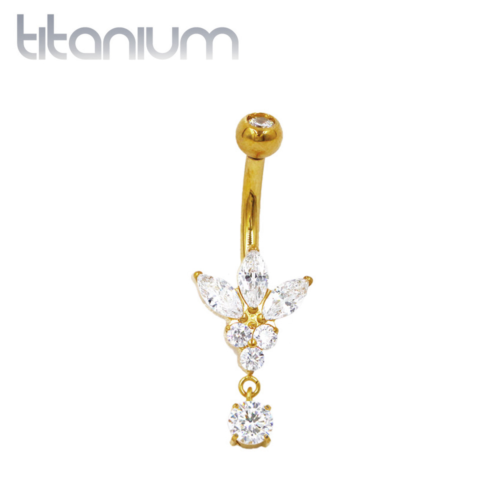 עגיל פירסינג בטבור מטיטניום וציפוי זהב - פרח לוטוס עם זרקונים לבנים