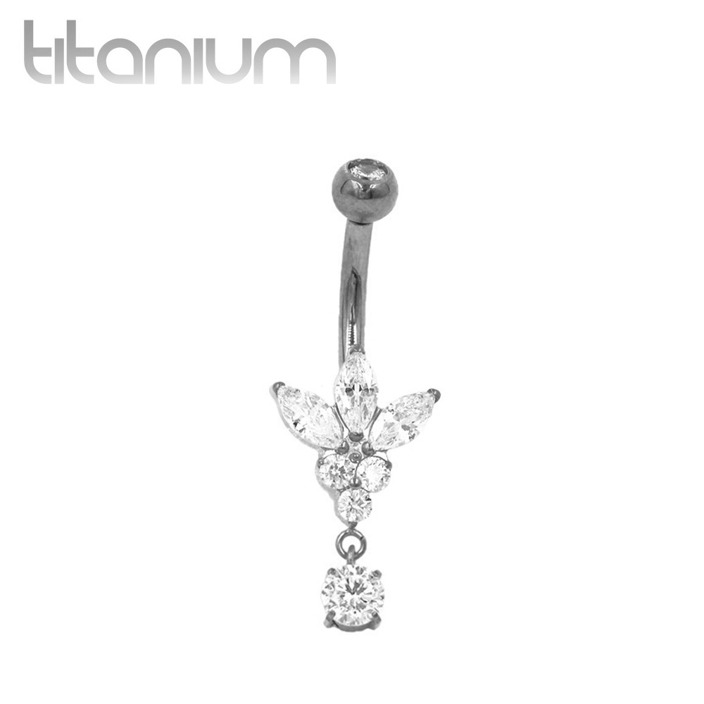 עגיל פירסינג בטבור מטיטניום - פרח לוטוס עם זרקונים לבנים