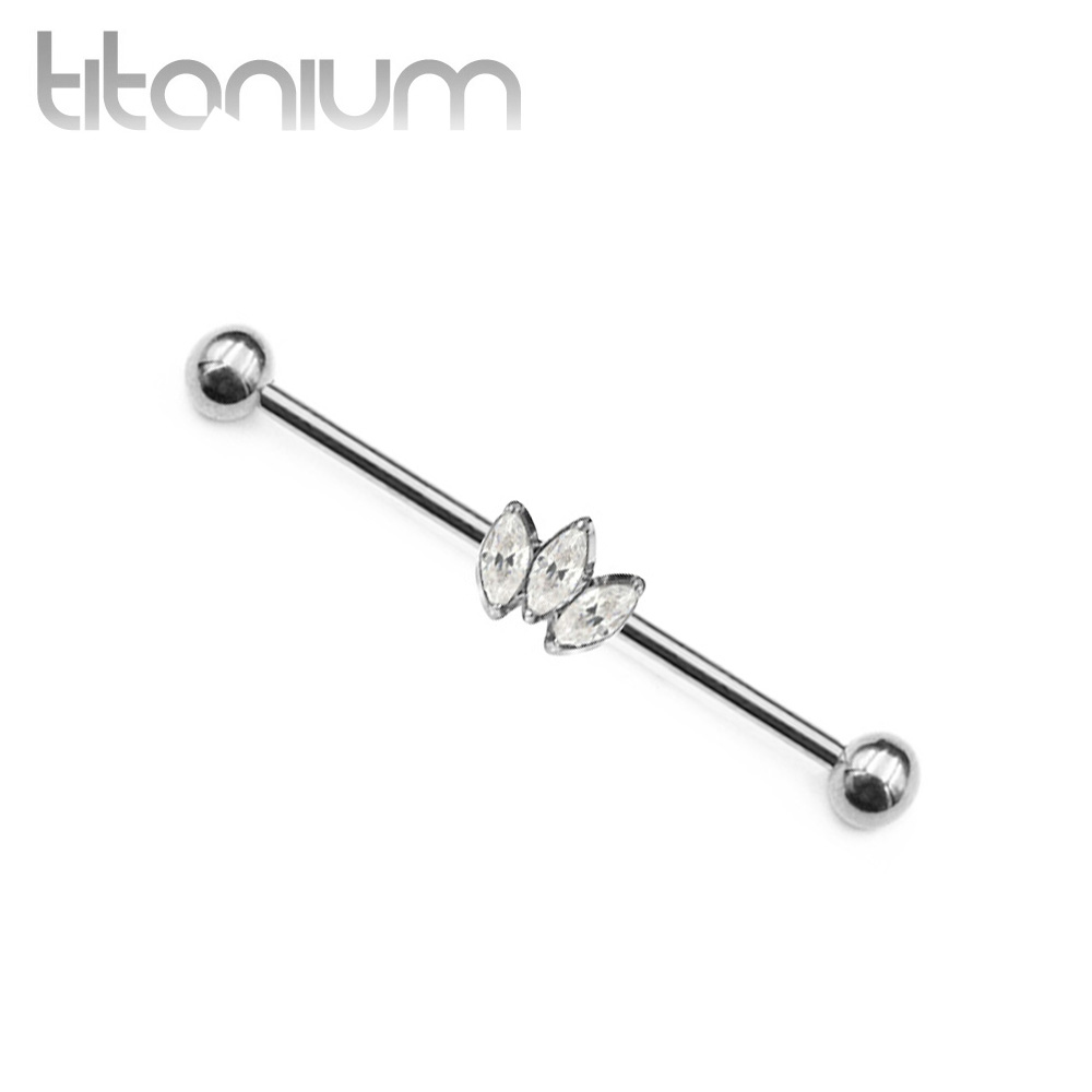 עגיל אינדסטריאל מטיטניום - 3 מרקיזים לבנים