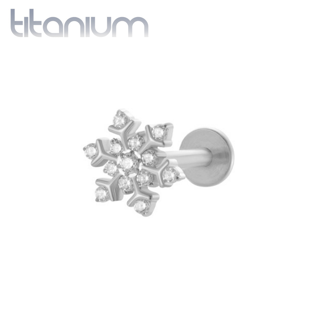 עגיל הליקס / קונץ' / פלאט מטיטניום - פתית שלג עם קריסטלים לבנים