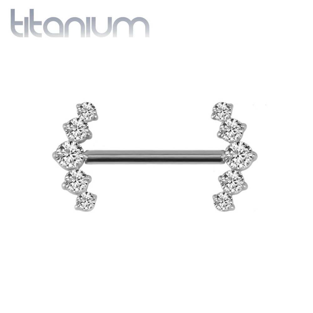 עגיל פירסינג בפטמה מטיטניום - קשת של קריסטלים לבנים